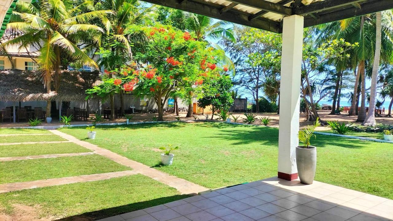 Hotel Coral Bay トリンコマリー エクステリア 写真